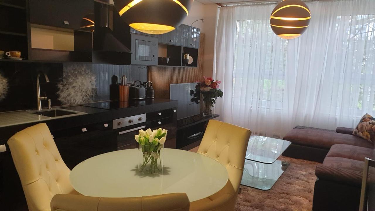 Kvetinovy Apartman A3B V Chomutove Exterior foto